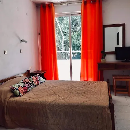 公寓 左伊旅馆 *